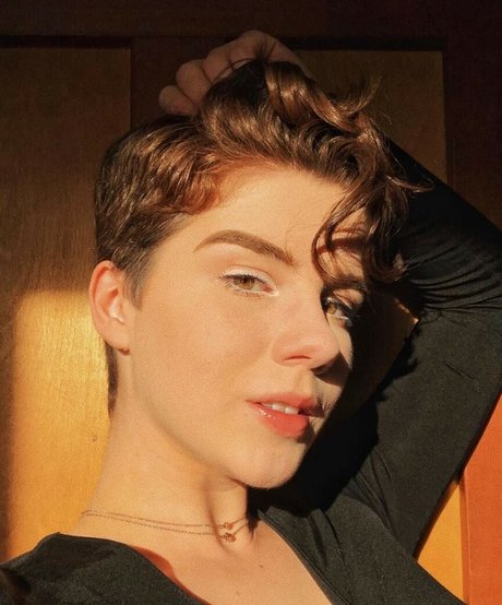 Morgan Eckroth free star picture