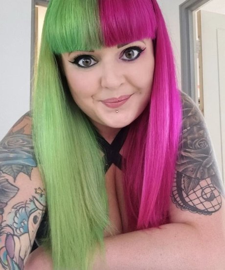 Gothabilly queen beautiful star image