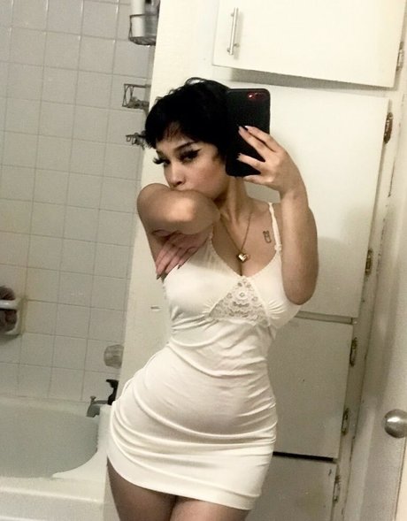 Uculdcme model hd photos