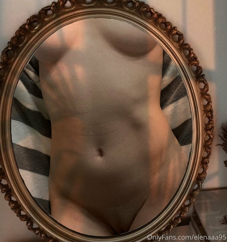 elenaaa95 naked pornstar pic