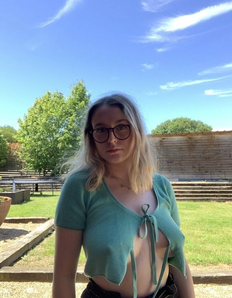 Millllievanillllie model naked gallery