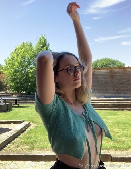 Millllievanillllie sex model gallery