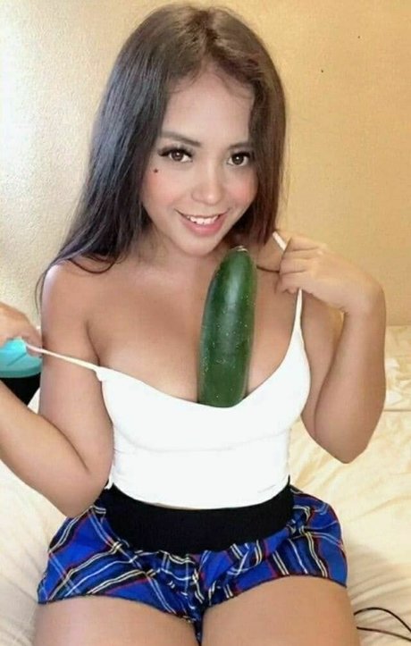 Dania Altamirano model nudes images