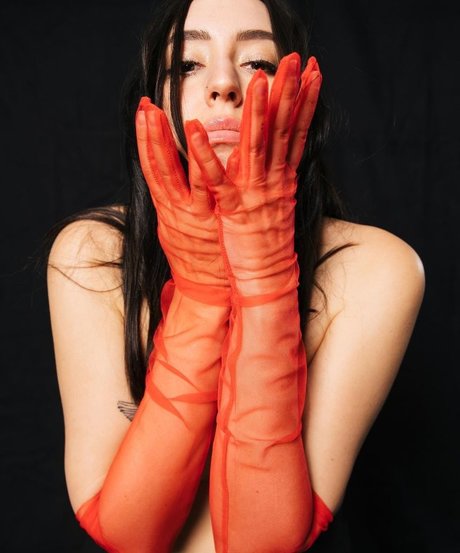 Elohim perfect model picture