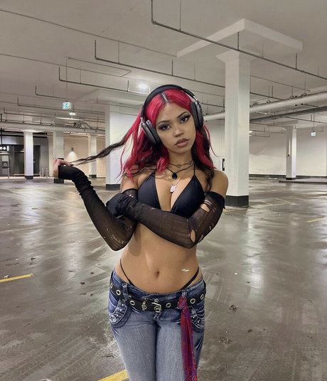 Kikuai art star archive