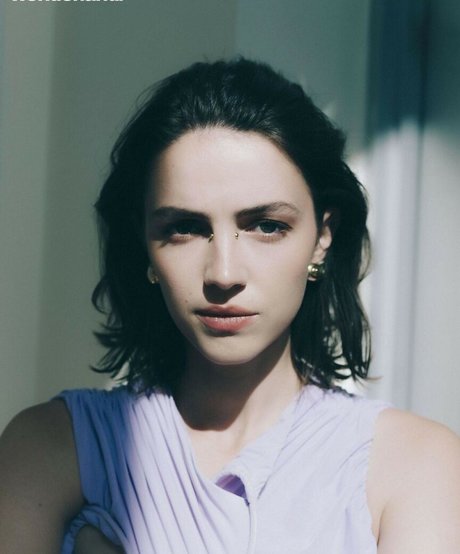 Ella Hunt nudes pornstar archive