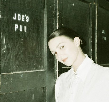 Ella Hunt pornstar sexy archive