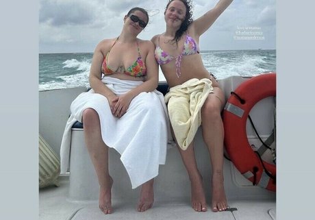 Barbie Ferreira hot actress image