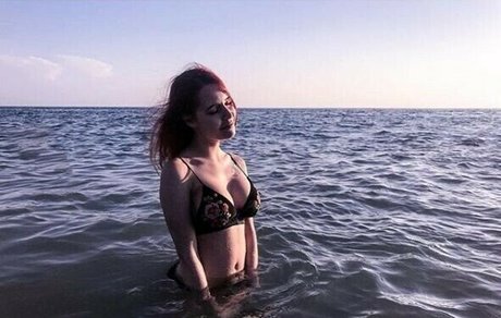 Denly exclusive star photos