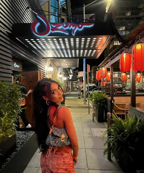 Italia Bradley model adult archive