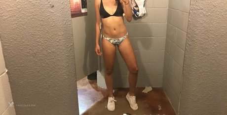 Italia Bradley star naked img