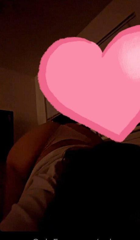 Valerie Magallanes model naked images