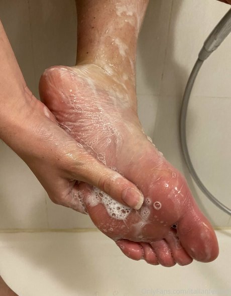 italianfeetluv beautiful pornstar image