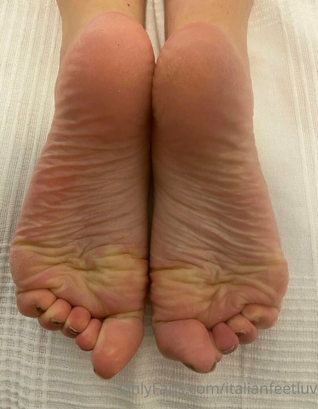 italianfeetluv high quality pornstar archive