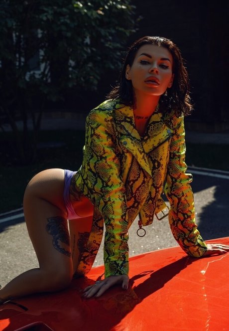 Lady Vamp exclusive model img