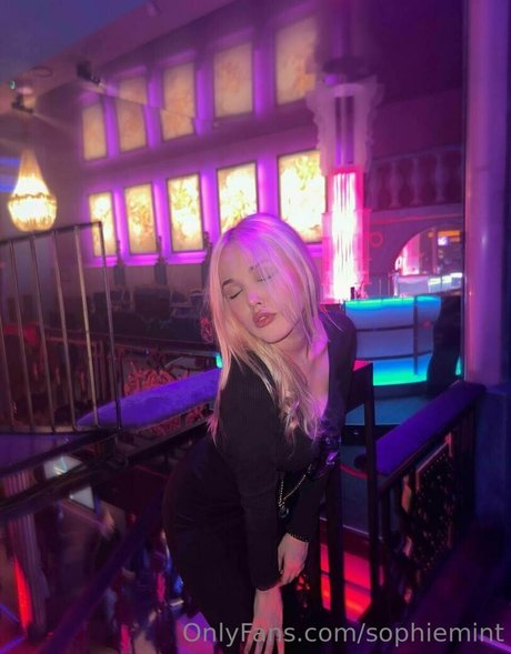 sophiebbface nudes actress image