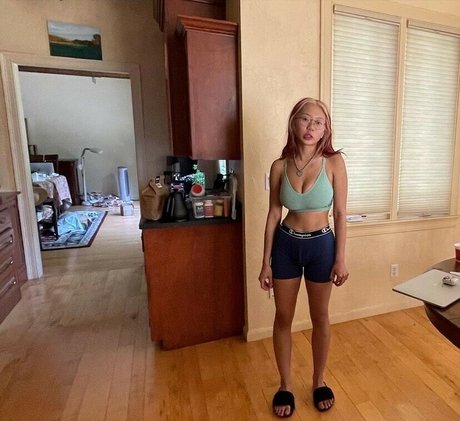 hollyliangg top model img