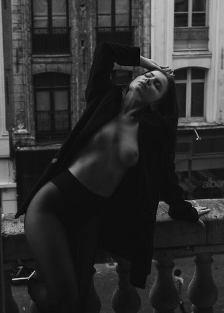 bailleulagathe adult model img