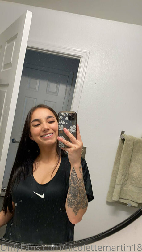 Lilibaby18 model nude picture