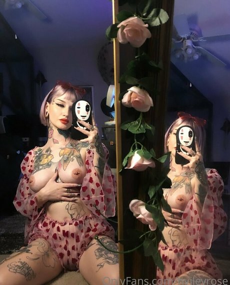 Hvileyrose adult actress photos