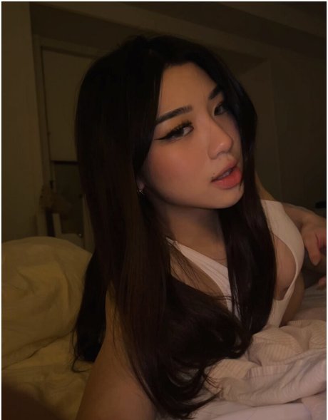 xkyeii star hot photo