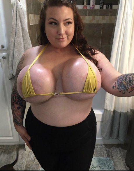 inflate a val beautiful model pic