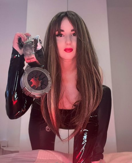 Femmeren free model img