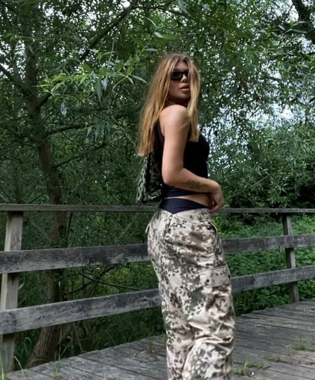 Linea Sindt art actress archive