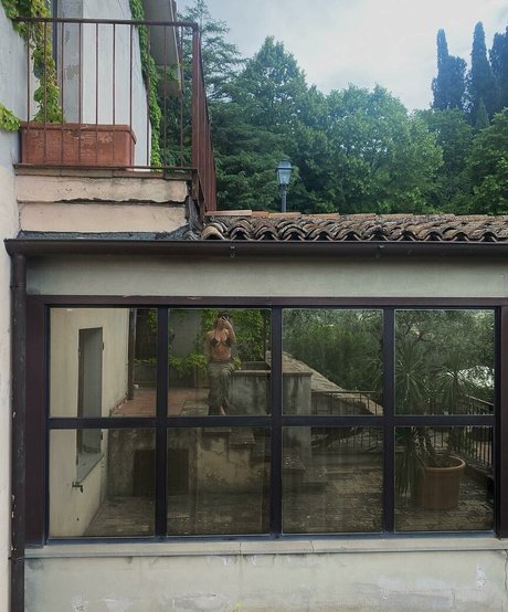 Linea Sindt model nude images