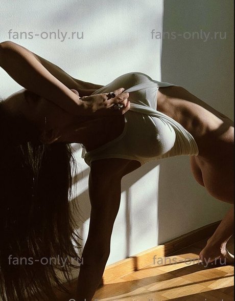 Jenny Hanna star perfect photos