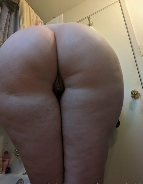 honeycake93 pornographic model photo