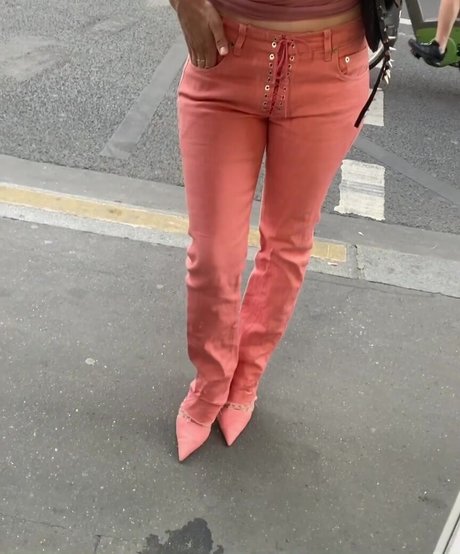 ninakraviz hd model img