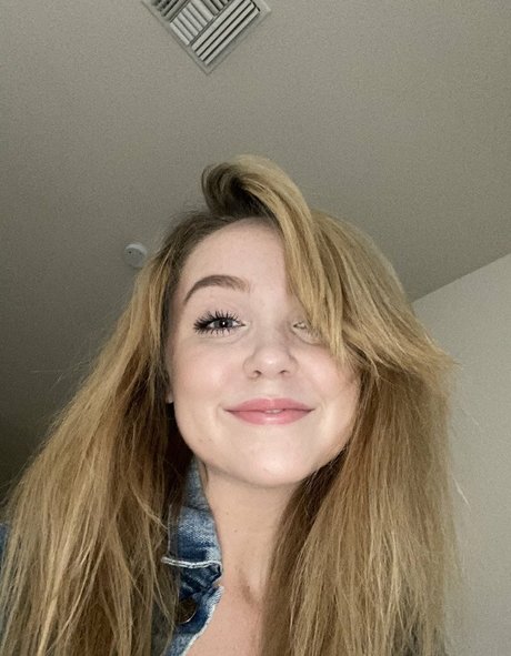 Nikole Nash adult actress img