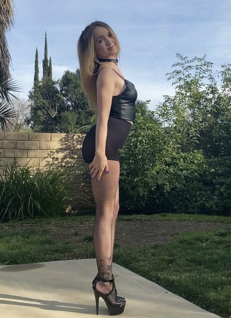 Nikole Nash pornographic model pictures