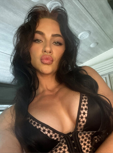 Vina Vice Free nudes actress image