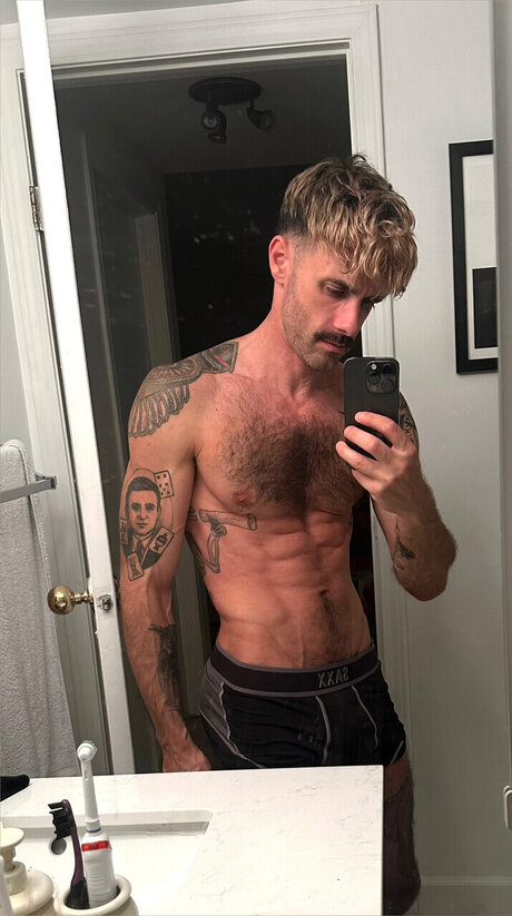 Oscar Adriano nice pornstar gallery