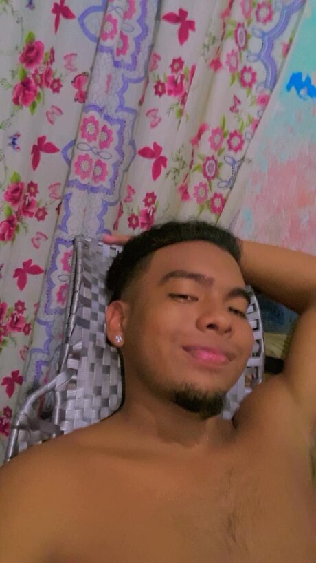 guillin12 porn star image