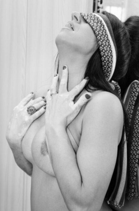 Lola Ley model naked images