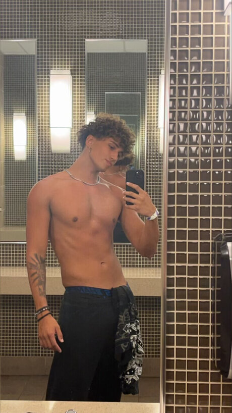 Vlazah nudes star img