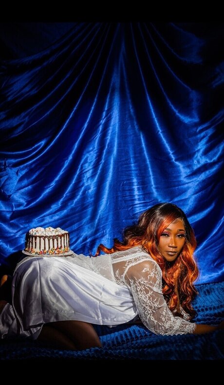 _RoseofaDozen_ star photo