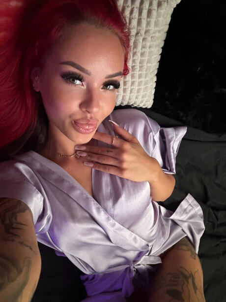 Hannah Feuer_ nude model pic