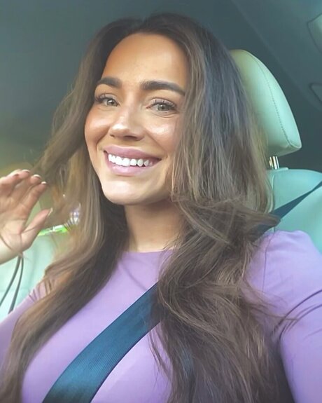 Evaova11 pornographic star pic