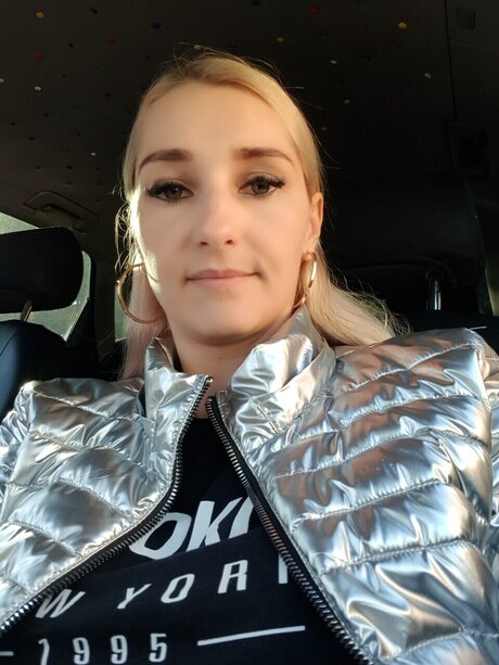 Blondy11 erotic actress archive