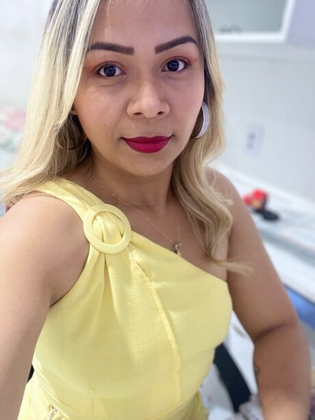 Danielle Martins Moraes model naked pics