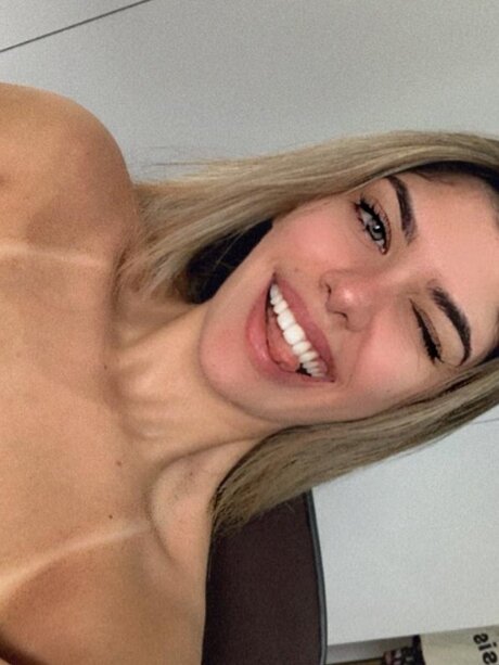 Bruna Luttero model hot photo