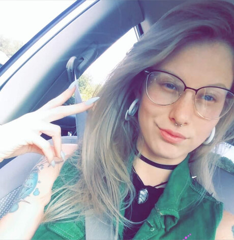 NeonLemonade porn actress gallery