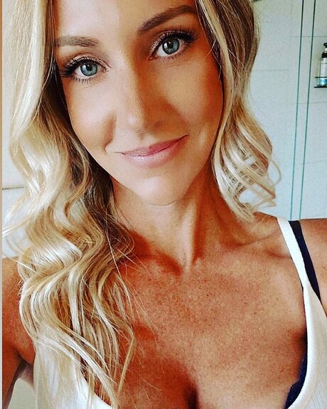 Sherry hot star archive