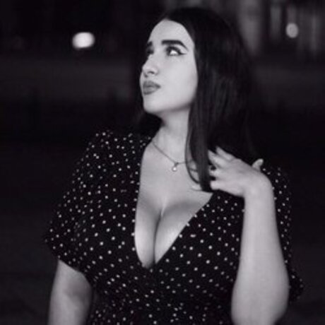 Sara Black hd pornstar img