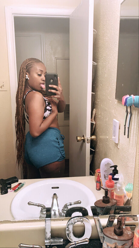 Ashcheekks nude model pictures