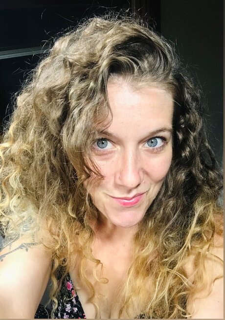 Queen H pornstar top pic